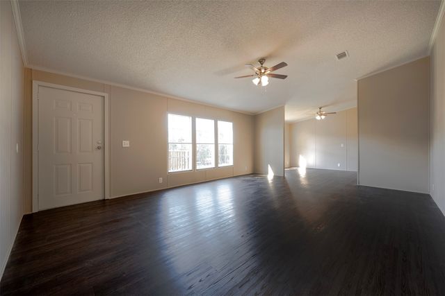5728 N Sunchase Drive, Granbury, TX 76049