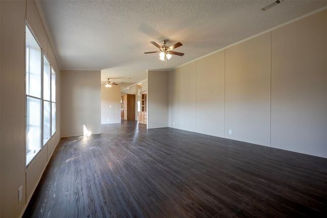 5728 N Sunchase Drive, Granbury, TX 76049