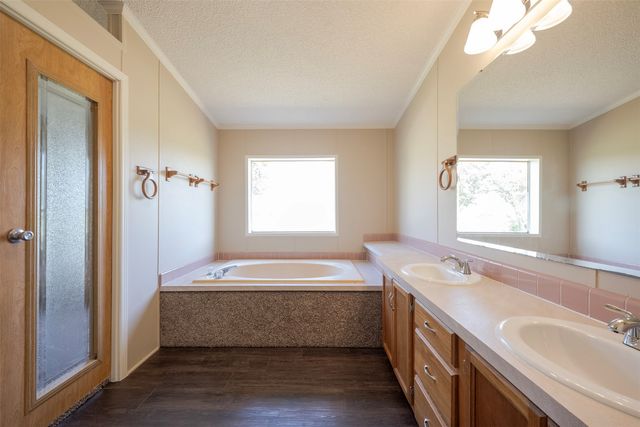 5728 N Sunchase Drive, Granbury, TX 76049