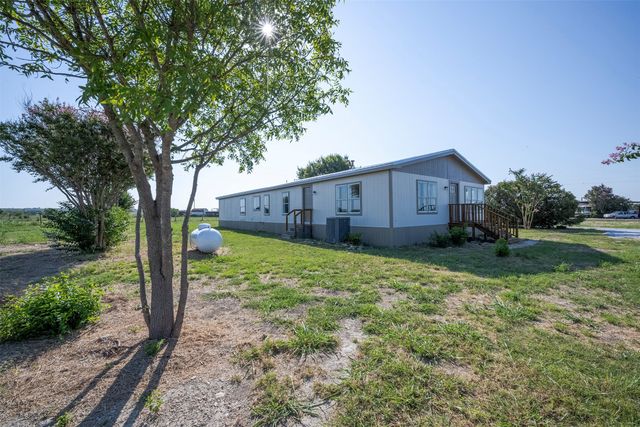 5728 N Sunchase Drive, Granbury, TX 76049