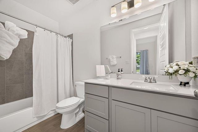 427 Mulberry Creek Street, Conroe, TX 77304