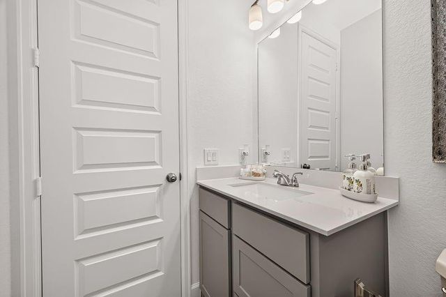 427 Mulberry Creek Street, Conroe, TX 77304