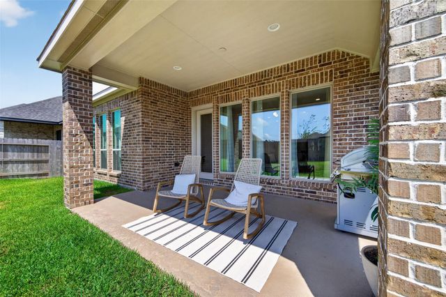 427 Mulberry Creek Street, Conroe, TX 77304