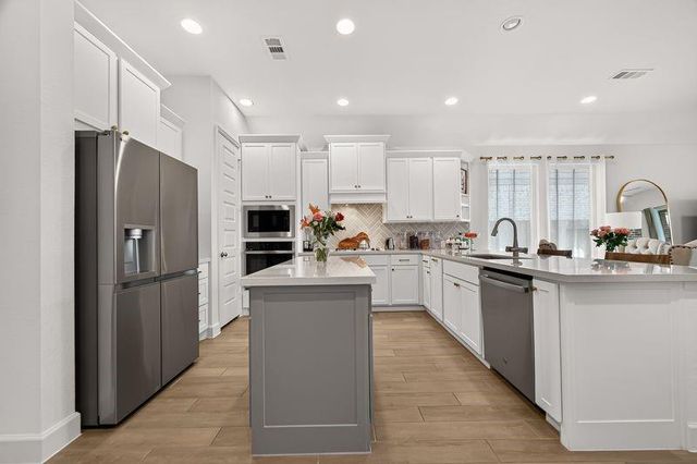 427 Mulberry Creek Street, Conroe, TX 77304