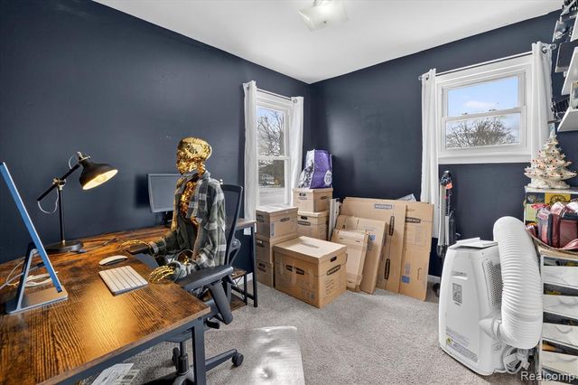 2371 E Parkwood Avenue, Burton, MI 48529