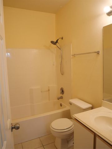 6289 Wilcrest Drive 7302, Houston, TX 77072