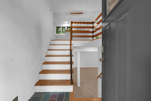 2939 Sharon Valley Road NE, Granville, OH 43023