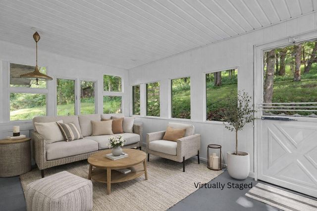 2939 Sharon Valley Road NE, Granville, OH 43023