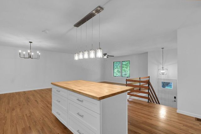 2939 Sharon Valley Road NE, Granville, OH 43023