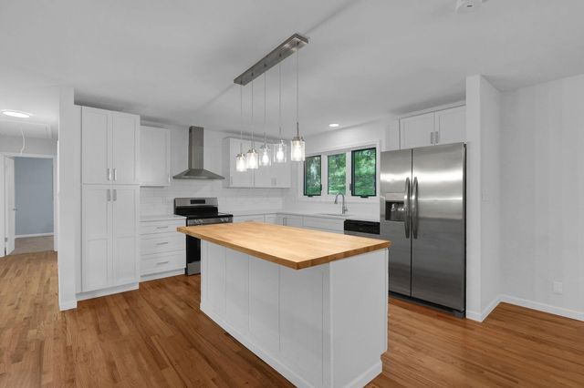 2939 Sharon Valley Road NE, Granville, OH 43023