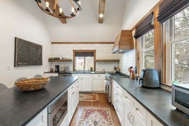 41 Two Brook Drive, Wilmington, VT 05363