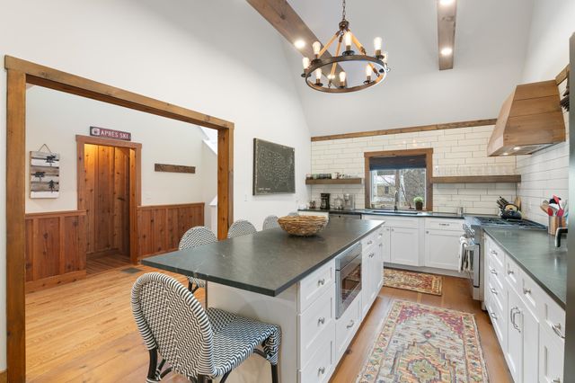 41 Two Brook Drive, Wilmington, VT 05363