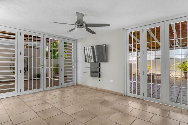 Alturas de San Patricio 1 5, Guaynabo, PR 00968