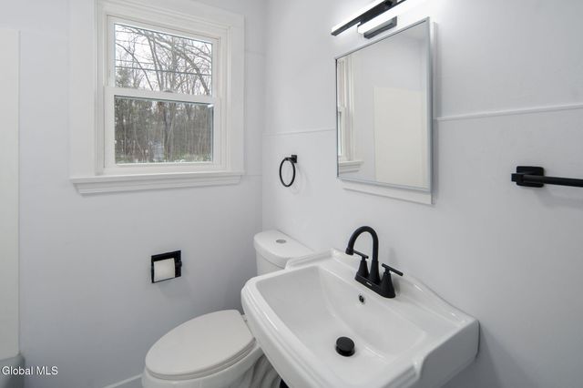 1491 Sunset Road, Schodack, NY 12033