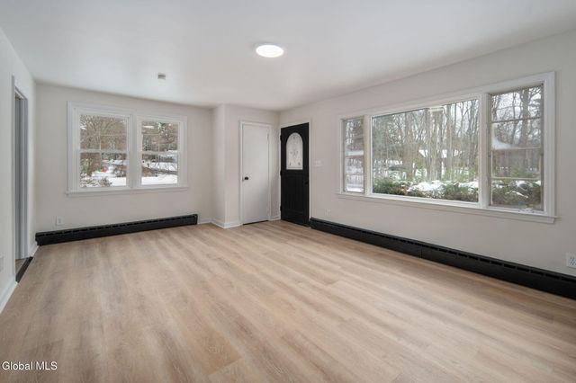 1491 Sunset Road, Schodack, NY 12033