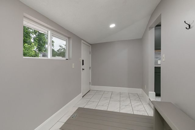 720 West Mount Vernon Street, Springfield, MO 65806