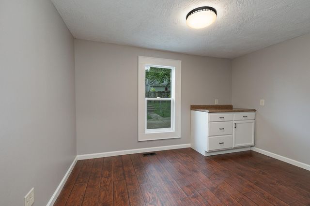 720 West Mount Vernon Street, Springfield, MO 65806