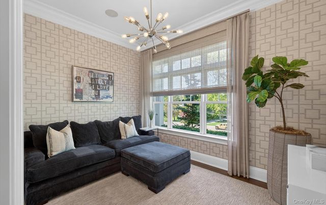 32 Elm Street, Woodbury, NY 11797