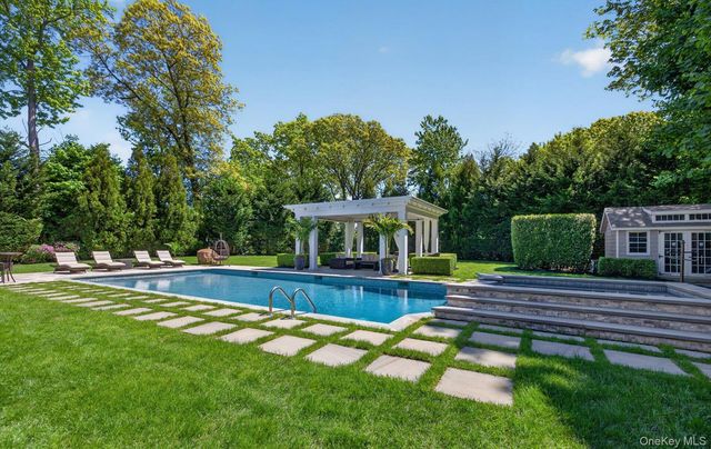 32 Elm Street, Woodbury, NY 11797