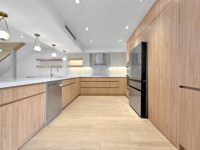 729 NE 17th Terrace, Fort Lauderdale, FL 33304