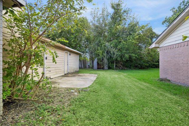 11618 Roandale Drive, Houston, TX 77048