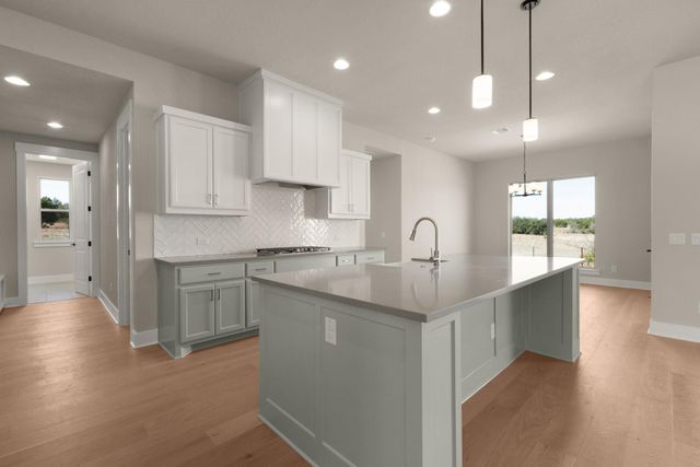 103 Buck Rabbit RD, Briggs, TX 78608