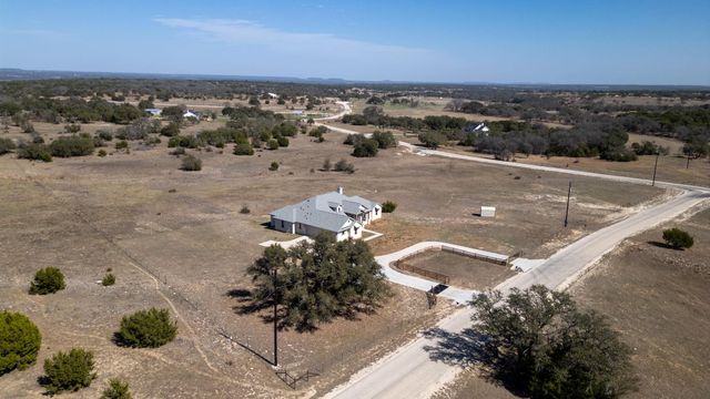 103 Buck Rabbit RD, Briggs, TX 78608