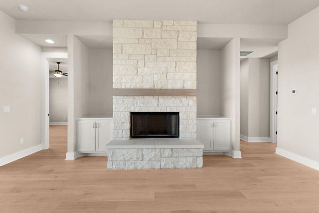 103 Buck Rabbit RD, Briggs, TX 78608