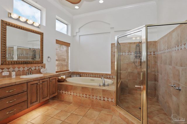 279 Plantation Hill Rd, Gulf Breeze, FL 32561