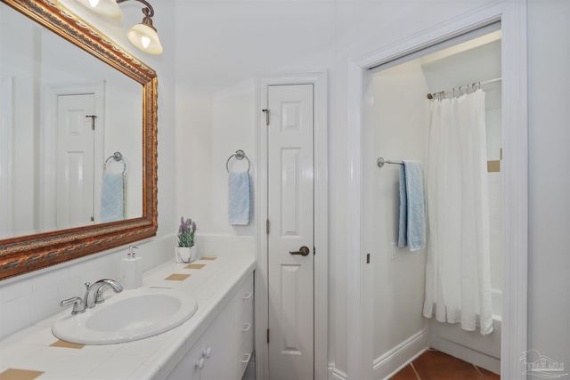 279 Plantation Hill Rd, Gulf Breeze, FL 32561