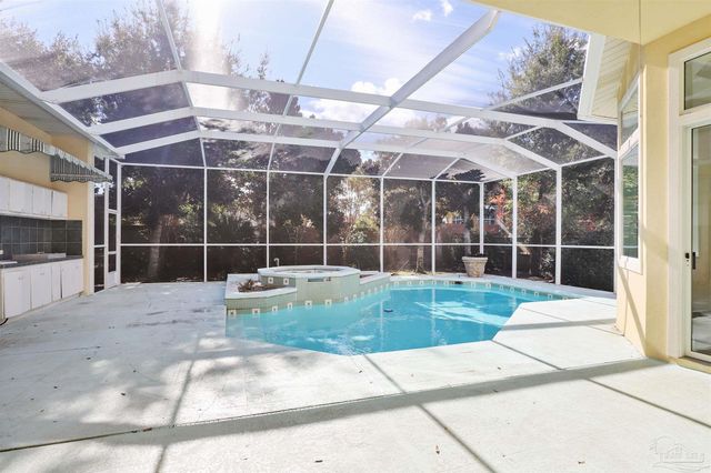 279 Plantation Hill Rd, Gulf Breeze, FL 32561