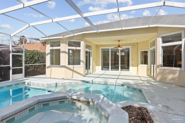 279 Plantation Hill Rd, Gulf Breeze, FL 32561