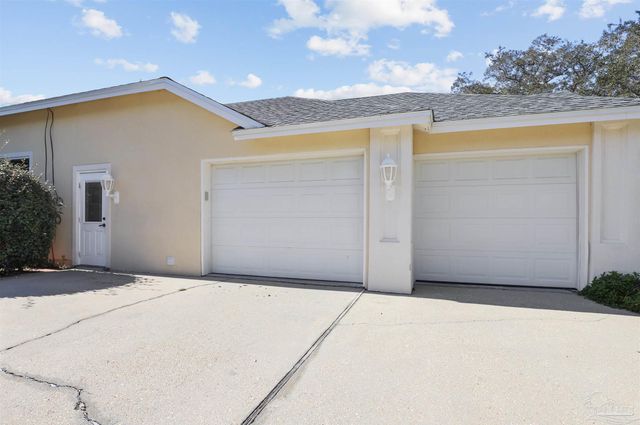 279 Plantation Hill Rd, Gulf Breeze, FL 32561