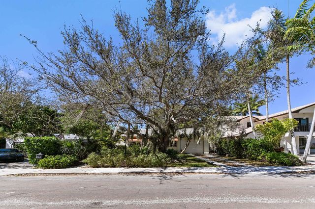 411 N Lakeside Drive, Lake Worth Beach, FL 33460