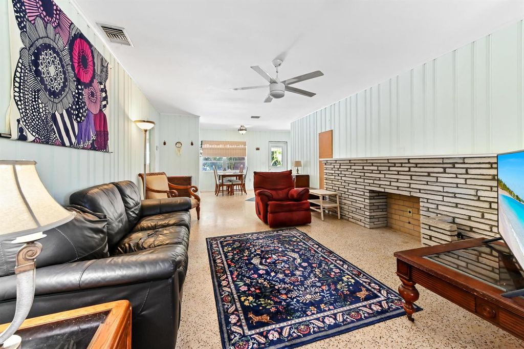 411 N Lakeside Drive, Lake Worth Beach, FL 33460