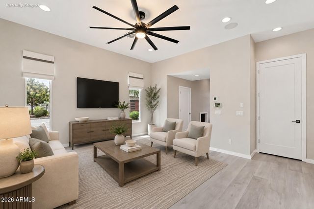 901 S Smith Road 1038, Tempe, AZ 85281
