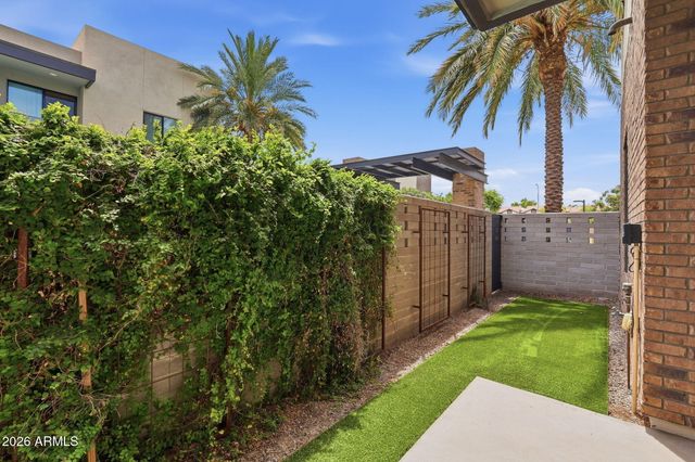 901 S Smith Road 1038, Tempe, AZ 85281
