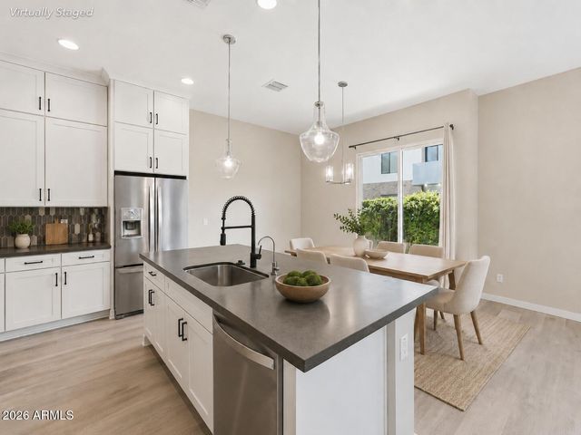901 S Smith Road 1038, Tempe, AZ 85281