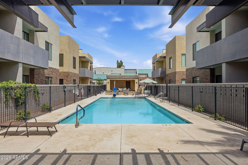 901 S Smith Road 1038, Tempe, AZ 85281