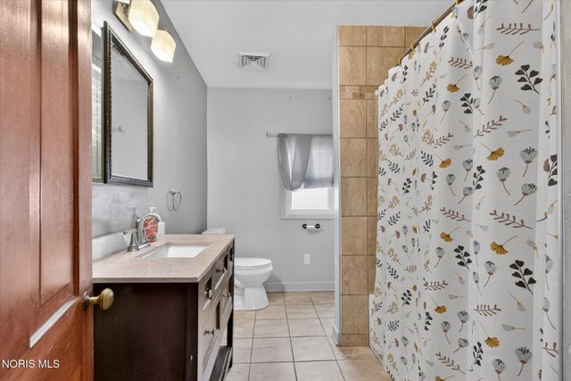 235 S Maple Street, Bowling Green, OH 43402