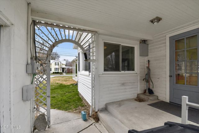 235 S Maple Street, Bowling Green, OH 43402