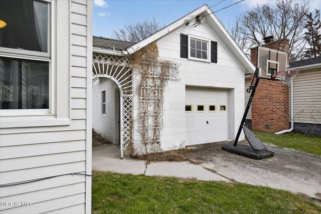 235 S Maple Street, Bowling Green, OH 43402