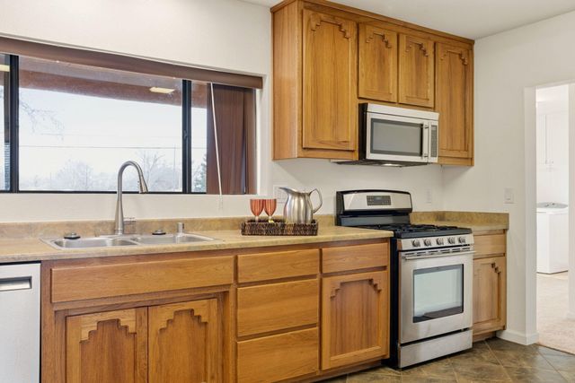 965 W Bosque Loop, Bosque Farms, NM 87068