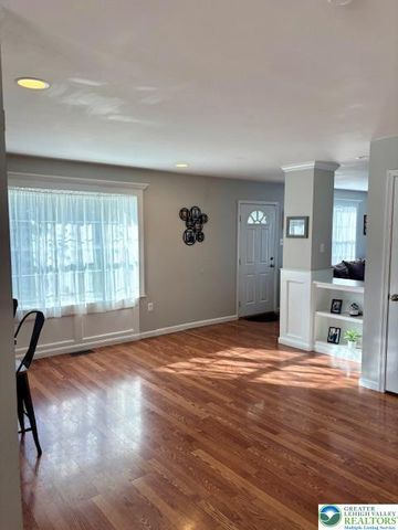 656 Honeysuckle Way, Pennsburg Boro, PA 18073