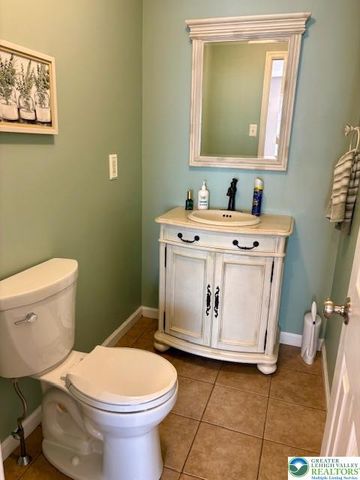 656 Honeysuckle Way, Pennsburg Boro, PA 18073