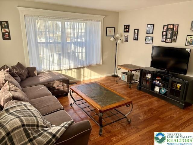 656 Honeysuckle Way, Pennsburg Boro, PA 18073