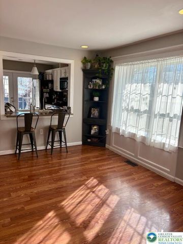 656 Honeysuckle Way, Pennsburg Boro, PA 18073