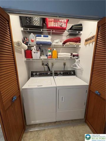 656 Honeysuckle Way, Pennsburg Boro, PA 18073