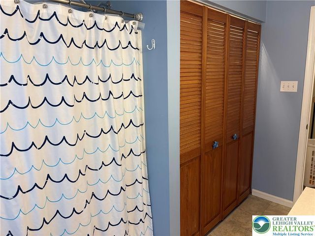 656 Honeysuckle Way, Pennsburg Boro, PA 18073