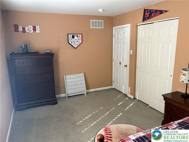 656 Honeysuckle Way, Pennsburg Boro, PA 18073